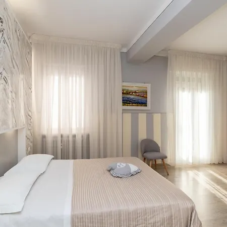 Accademia Bed & Breakfast 2*