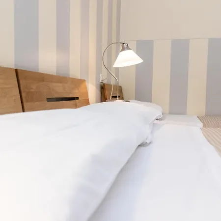 Accademia Bed & Breakfast 2*