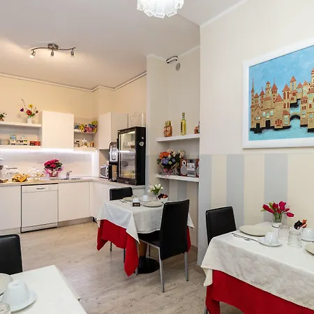 Accademia Bed & Breakfast 3*